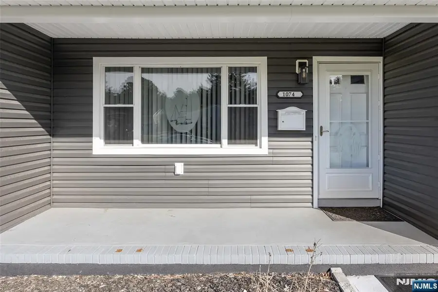 1074 Edgebrook Drive, Toms River, NJ 08757 - Image #2