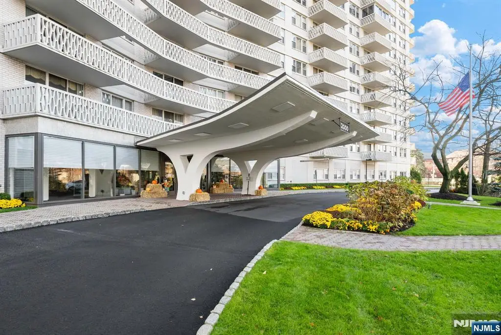 2000 Linwood Avenue 9W, Fort Lee, NJ 07024 - Image #1