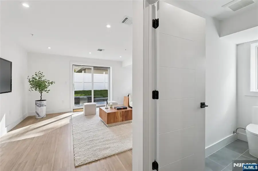 162 Oakwood Avenue, Cliffside Park, NJ 07010 - Image #2