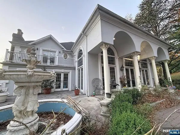 19 Powder Hill Road, Saddle River, NJ 07458