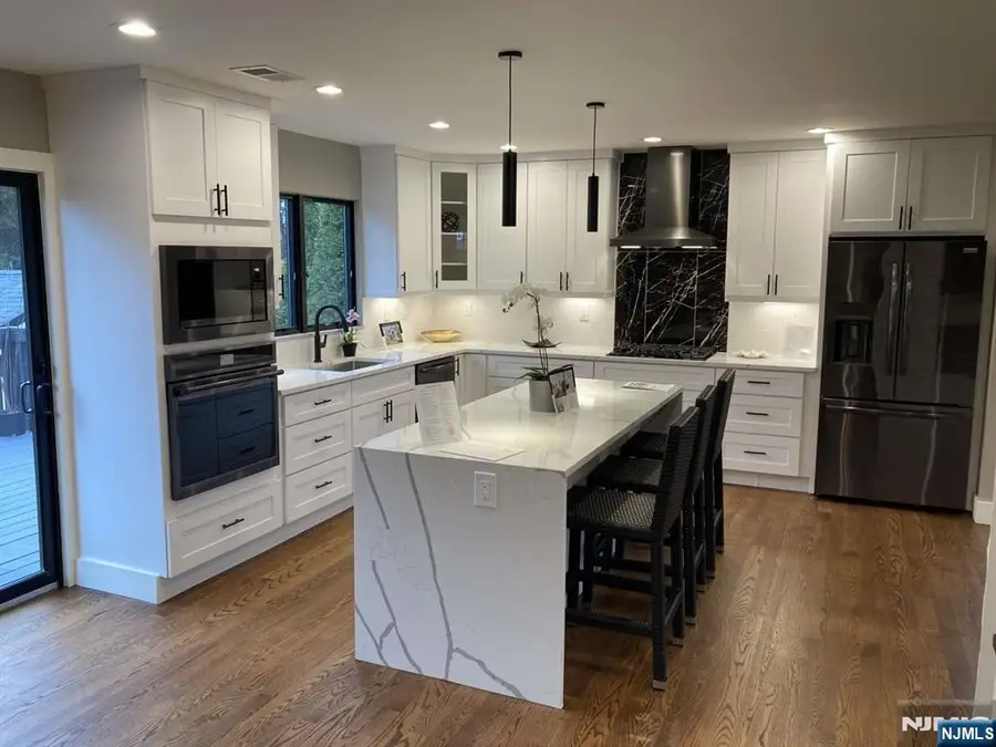 61 Pomona Avenue, Fair Lawn, NJ 07410 - Image #3