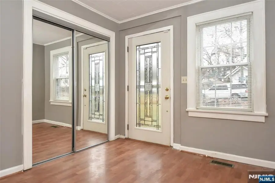 34 Summit Avenue, Waldwick, NJ 07463 - Image #2