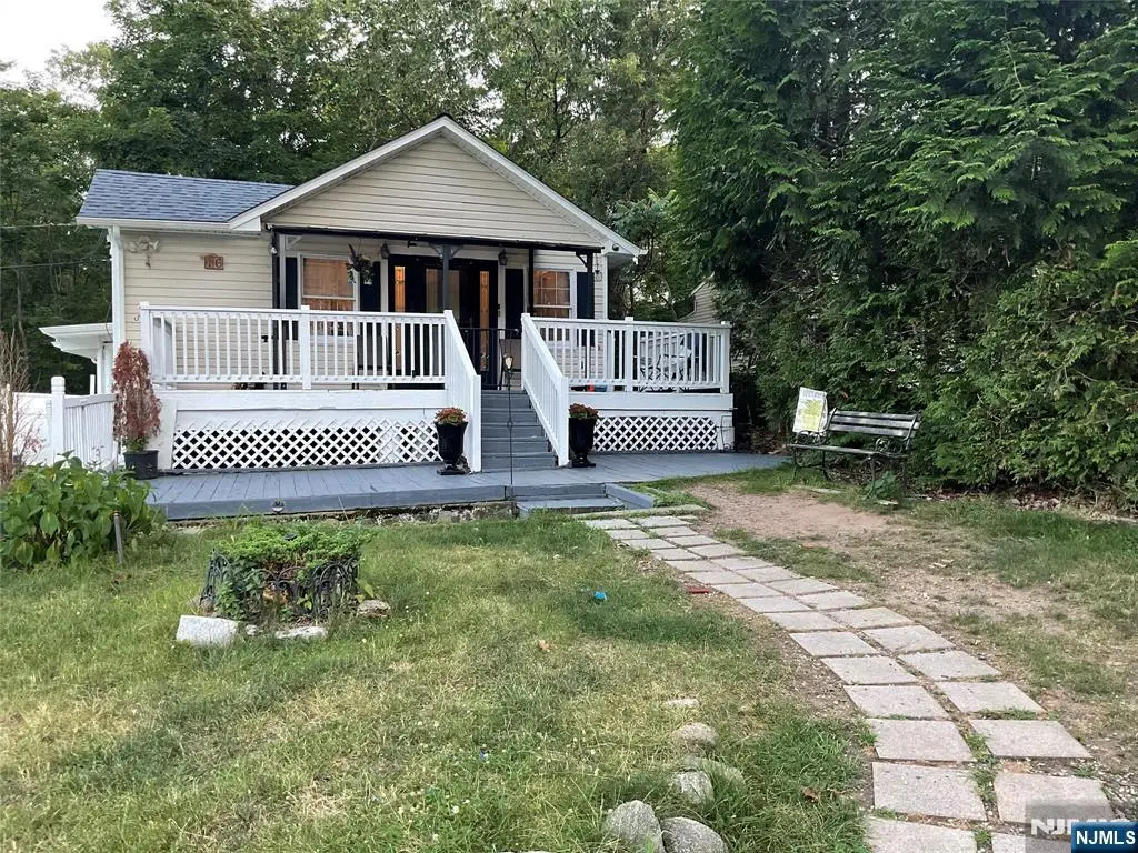 16 Berry Lane, West Milford, NJ 07480 - Image #1