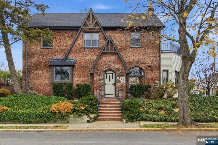 533 Highridge Avenue, Cliffside Park, NJ 07010 - Image #2