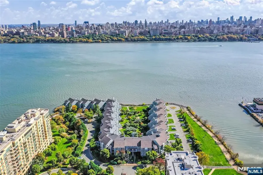 14A Riverview 14A, North Bergen, NJ 07047 - Image #2