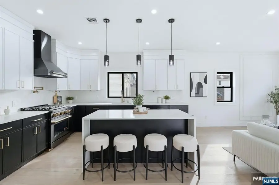 820 Elm Avenue, Ridgefield, NJ 07657 - Image #2