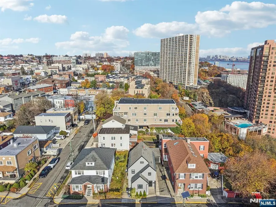7 Laird Place, Cliffside Park, NJ 07010 - Image #3