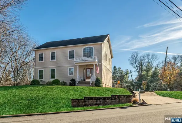 500 Blue Hill Terrace, Franklin Lakes, NJ 07417