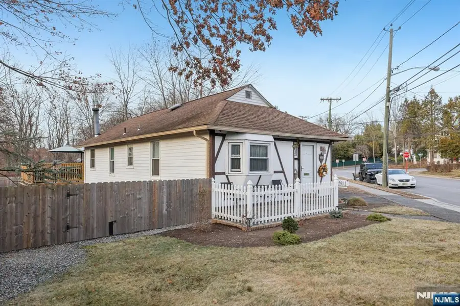 269 Paterson Avenue, Midland Park, NJ 07432 - Image #2