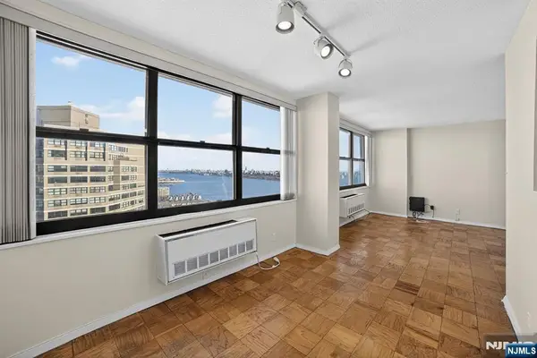 7002 JFK Blvd E 42B, Guttenberg, NJ 07093