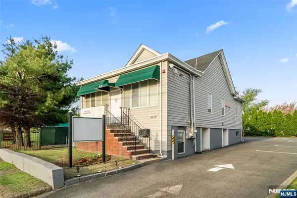 22-05 Maple Avenue, Fair Lawn, NJ 07410