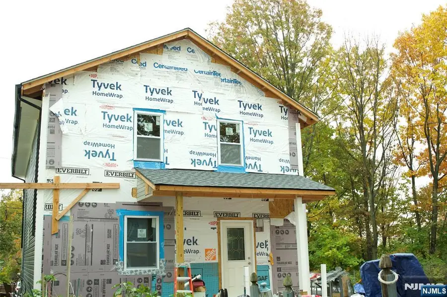 39 Wolcott Terrace, Newark, NJ 07112 - Image #3