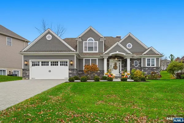 14 Country Lane, Hamburg, NJ 07419