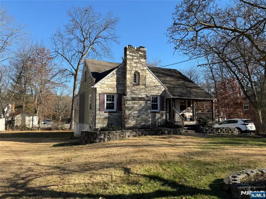 134 Oakwood Drive, Wayne, NJ 07470 - Image #2