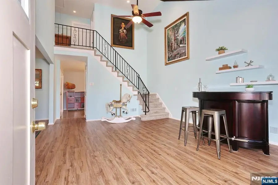 32-3 Tamaron Drive, Waldwick, NJ 07463 - Image #2