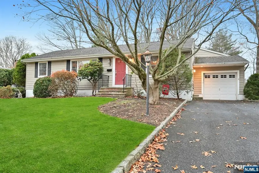 3 Hinson Place, Park Ridge, NJ 07656 - Image #2