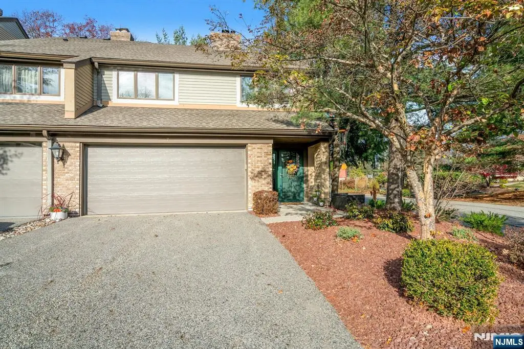 7 Sandburg Court, Mahwah, NJ 07430 - Image #1