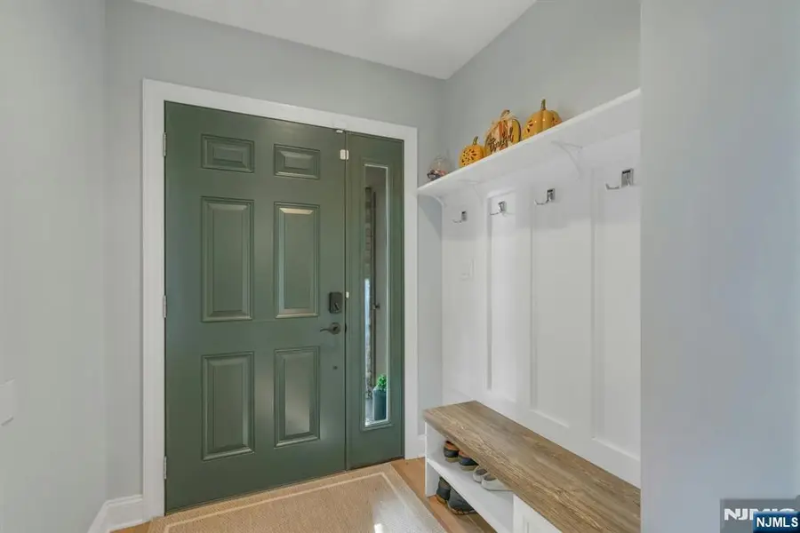 7 Sandburg Court, Mahwah, NJ 07430 - Image #3