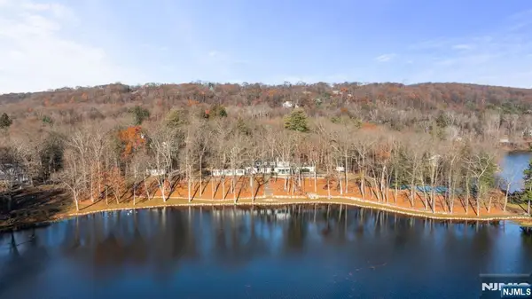 940 Loch Road, Franklin Lakes, NJ 07417