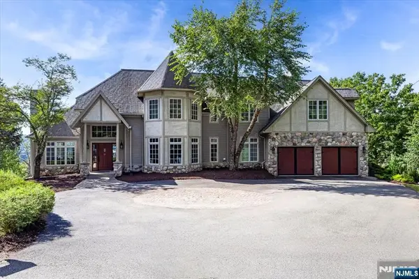 15 Laurel Terrace, Sparta, NJ 07871