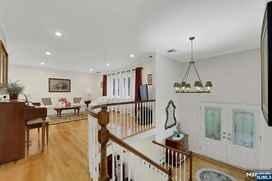 1977 Glen Avenue, Township Of Washington, NJ 07676 - Image #3