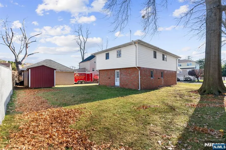 32 Poplar Avenue, Little Ferry, NJ 07643 - Image #3