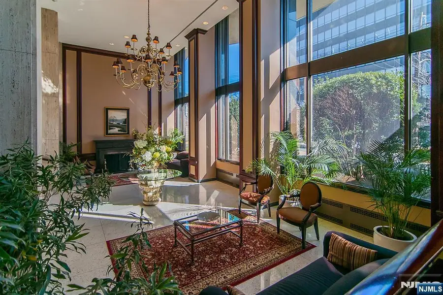 2077 Center Avenue 7G, Fort Lee, NJ 07024 - Image #2