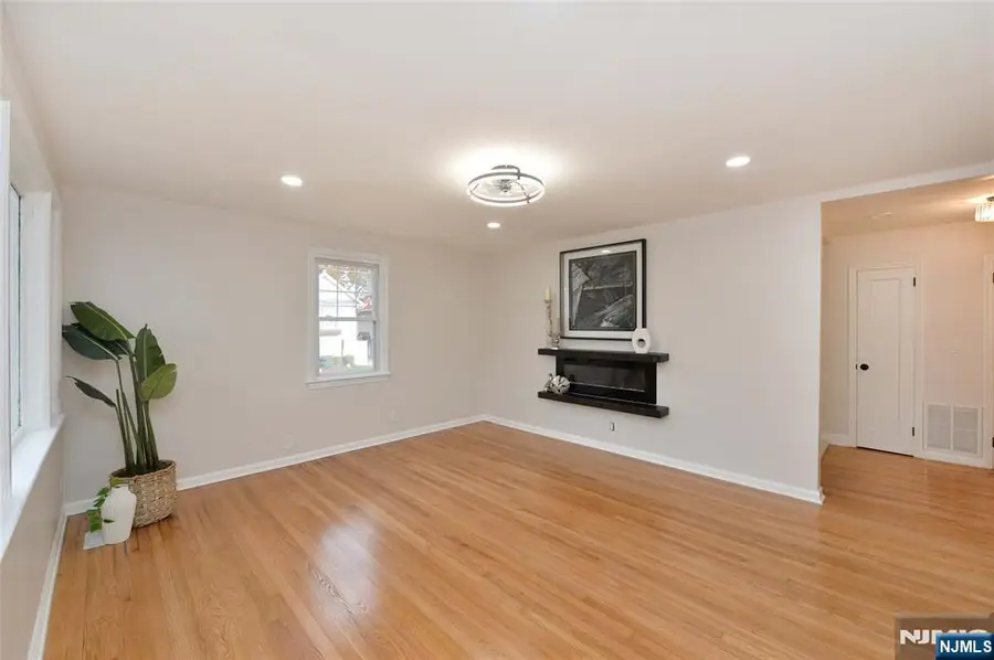 16 Liberty Street, Little Ferry, NJ 07643 - Image #2