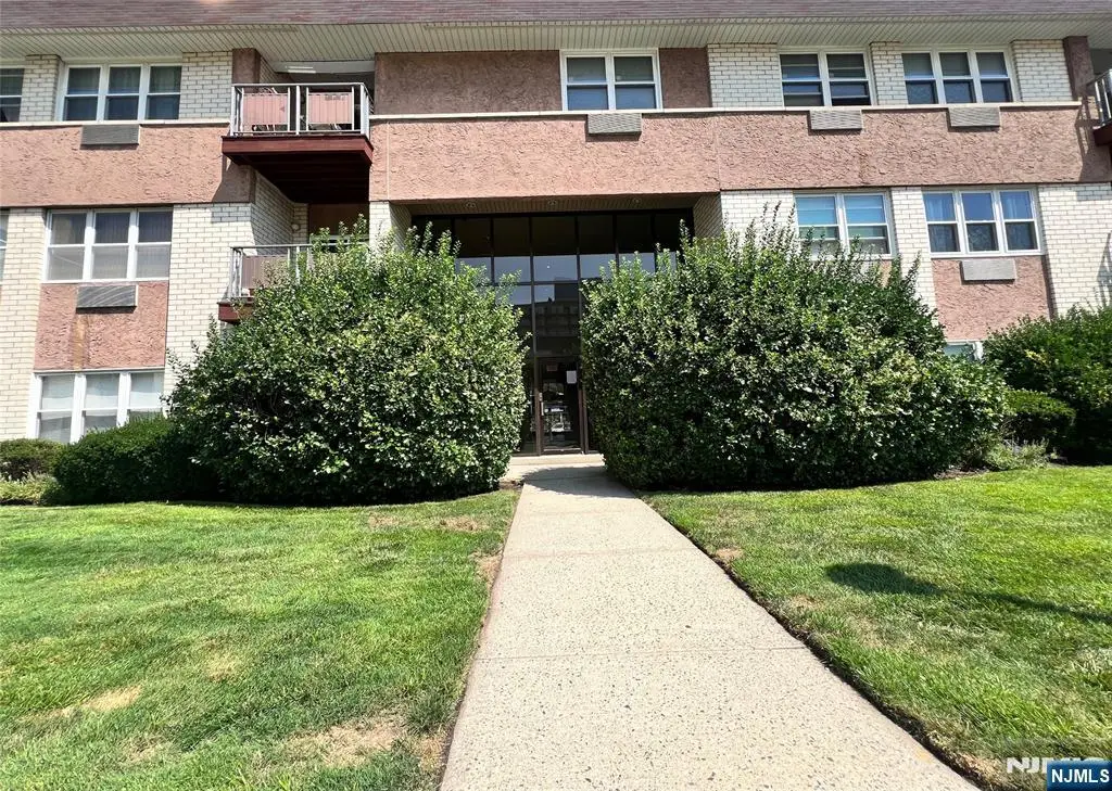 1111 River Road D5, Edgewater, NJ 07020 - Image #1