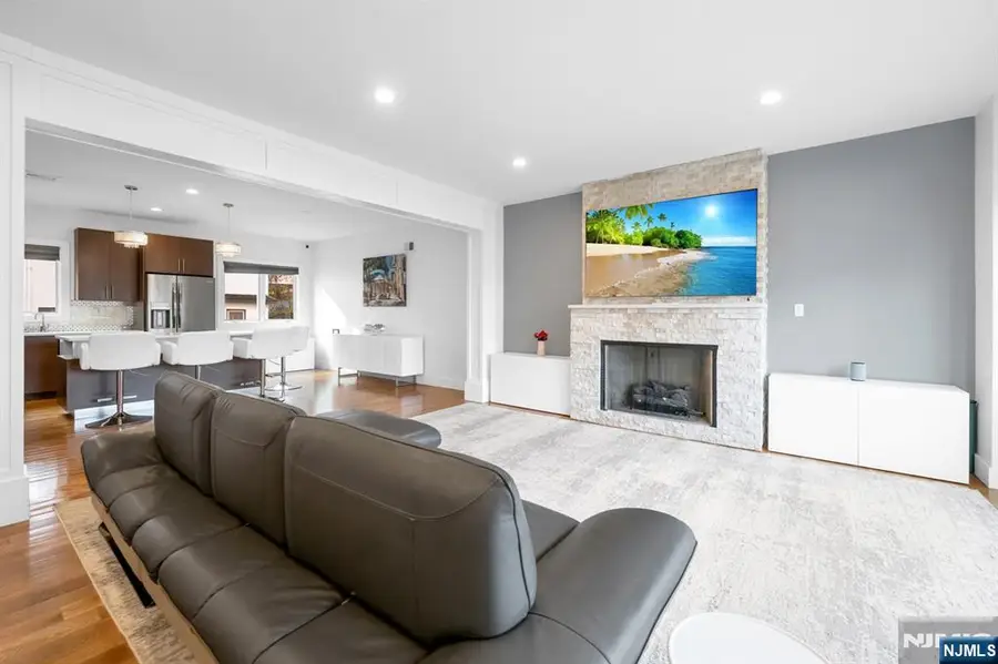 807 Edgewood Lane B, Fort Lee, NJ 07024 - Image #3