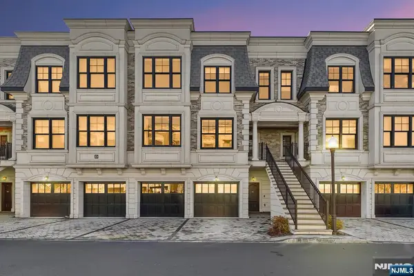 44 Marquis Court 44, Edgewater, NJ 07020