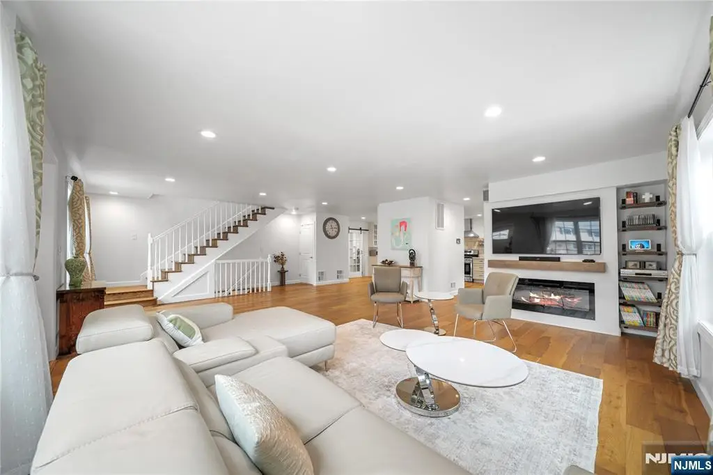 322 E Midland Avenue, Paramus, NJ 07652 - Image #1