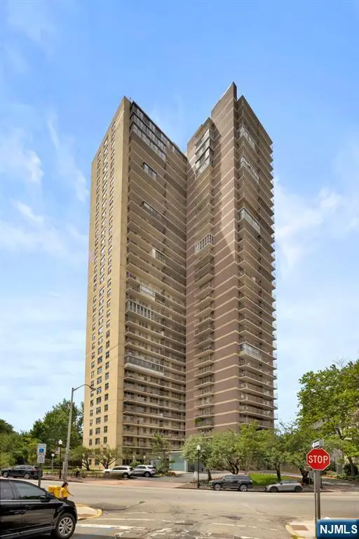 6040 Boulevard E 32N, West New York, NJ 07093