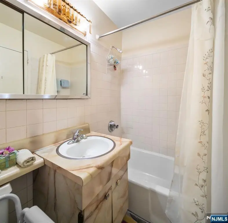 6040 Boulevard E 32N, West New York, NJ 07093 - Image #3