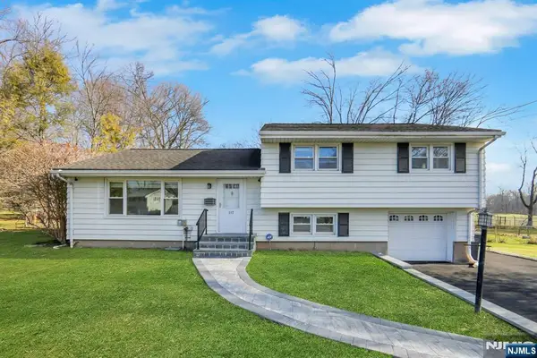 117 Brookview Terrace, Bergenfield, NJ 07621