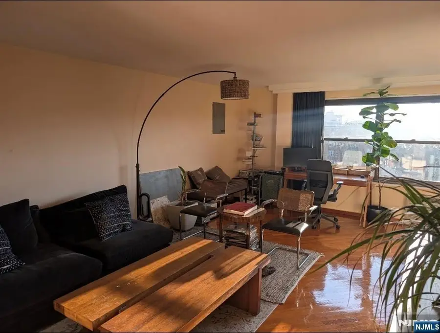 2352 Linwood Avenue 7G, Fort Lee, NJ 07024 - Image #3