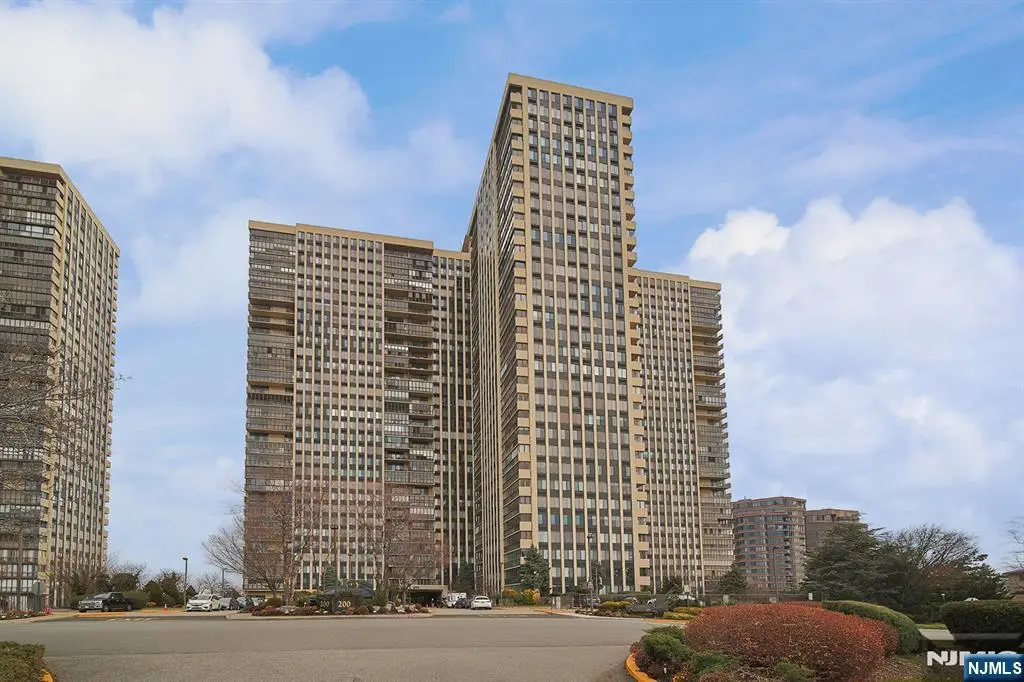 200 Winston Drive 217, Cliffside Park, NJ 07010 - Image #1