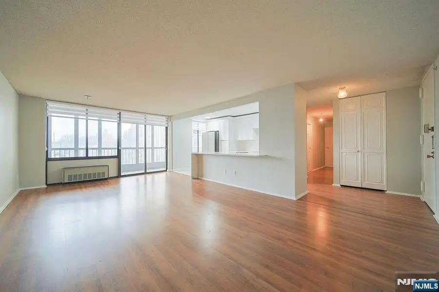 200 Winston Drive 217, Cliffside Park, NJ 07010 - Image #2