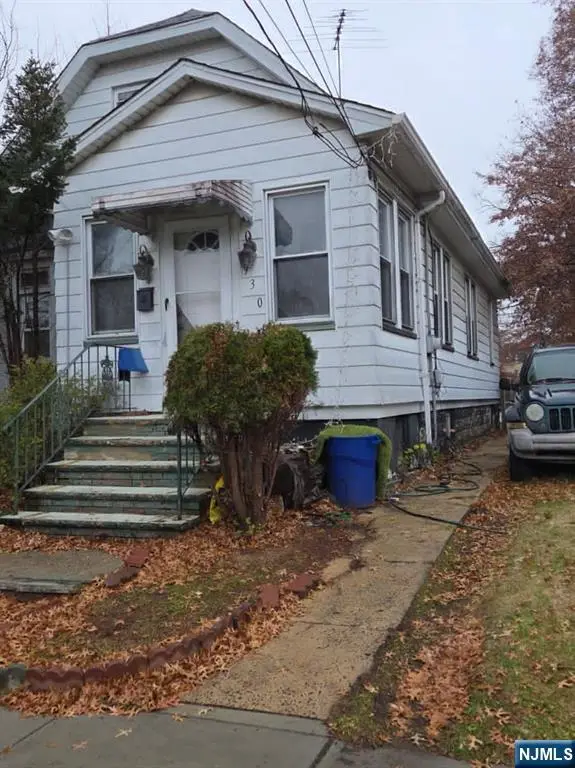 930 Drake Avenue, Roselle, NJ 07203