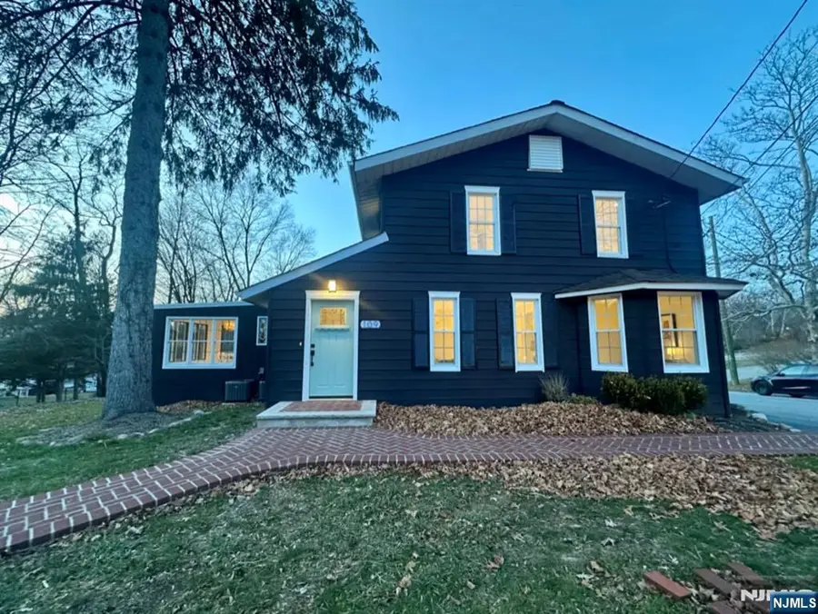 109 Franklin Avenue, Oakland, NJ 07436 - Image #2