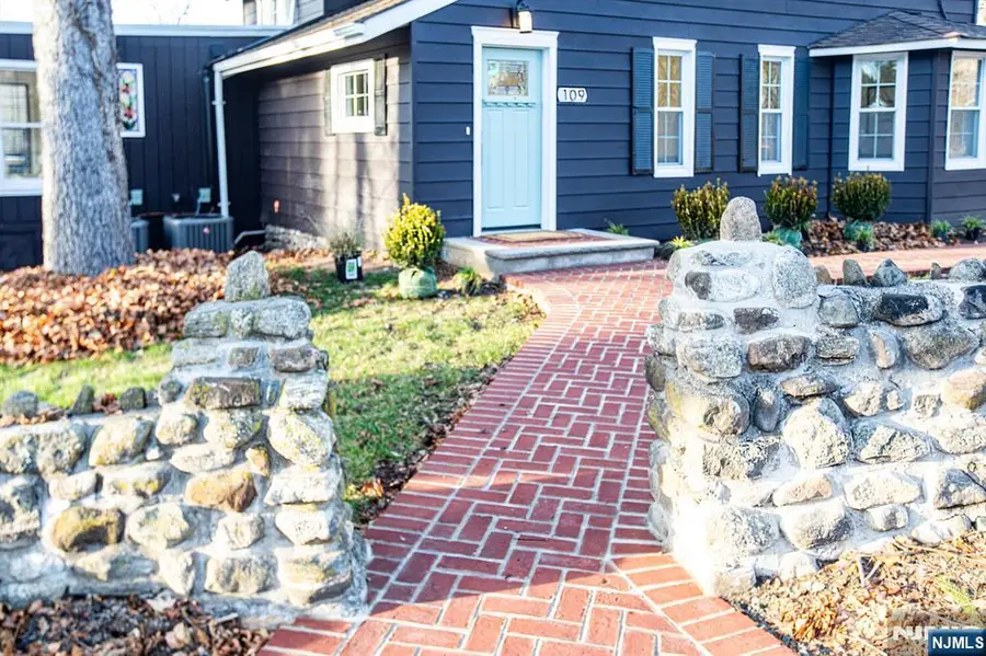 109 Franklin Avenue, Oakland, NJ 07436 - Image #3