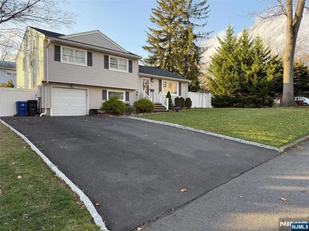 4 Hemlock Street, Montvale, NJ 07645 - Image #1