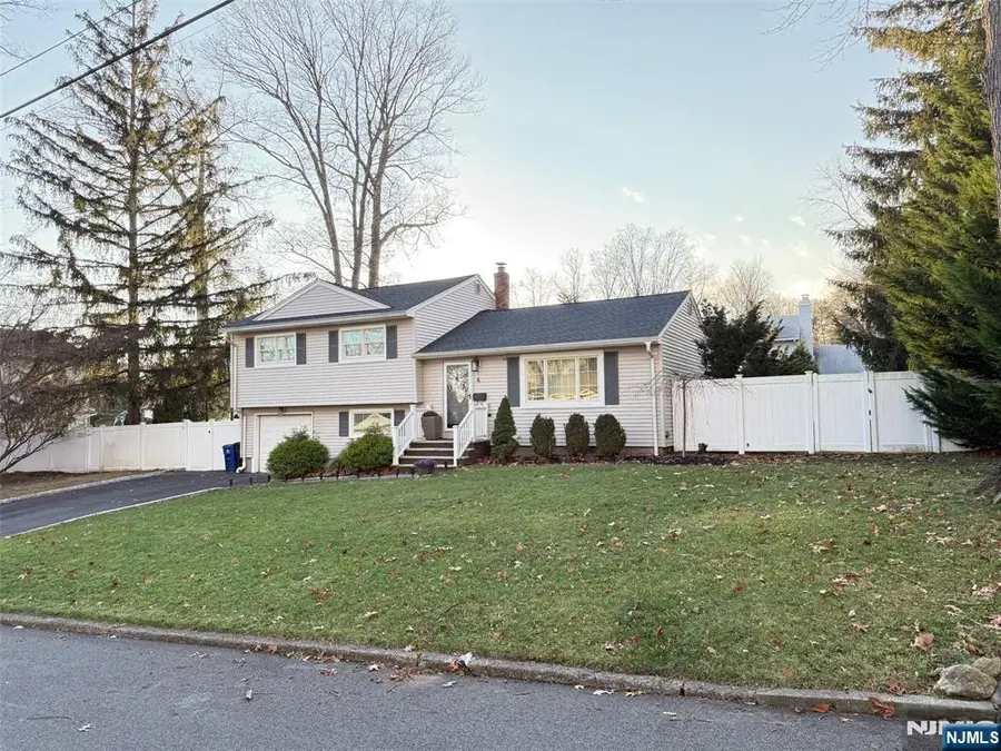 4 Hemlock Street, Montvale, NJ 07645 - Image #2