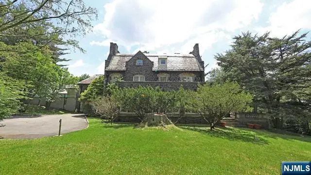 394 E Palisade Avenue, Englewood, NJ 07631 - Image #2