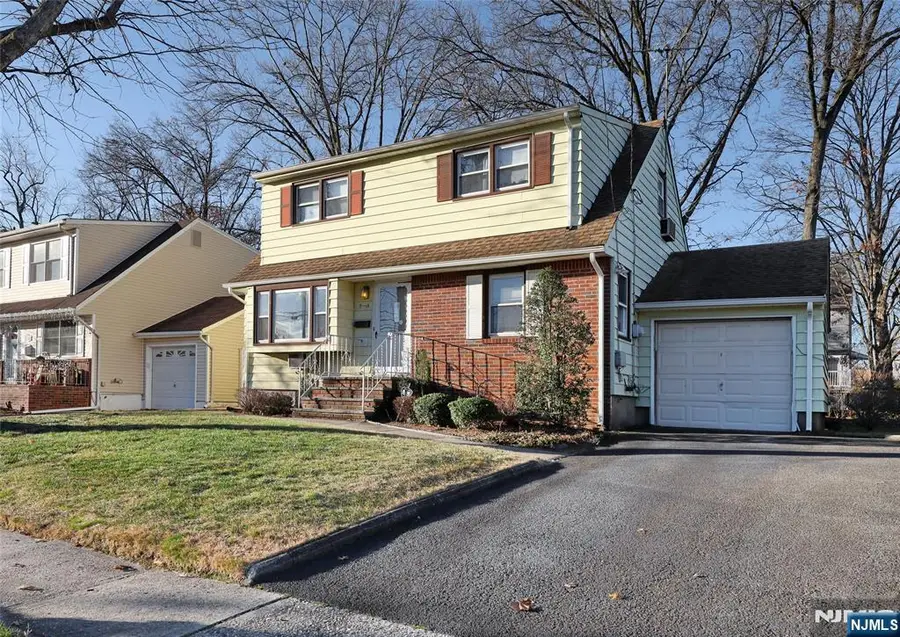 9-14 Essex Place, Fair Lawn, NJ 07410 - Image #2