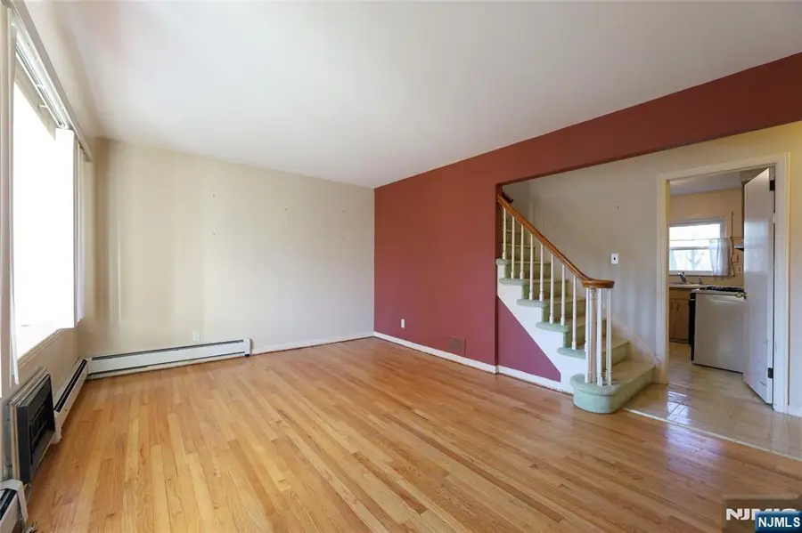 9-14 Essex Place, Fair Lawn, NJ 07410 - Image #3