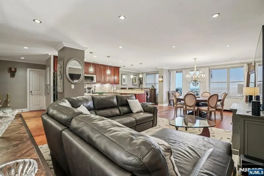 301 Beech 12E, Hackensack, NJ 07601 - Image #3