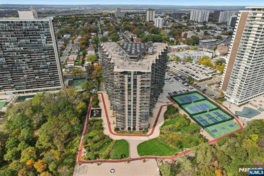 1512 Palisade Avenue 7H, Fort Lee, NJ 07024 - Image #2