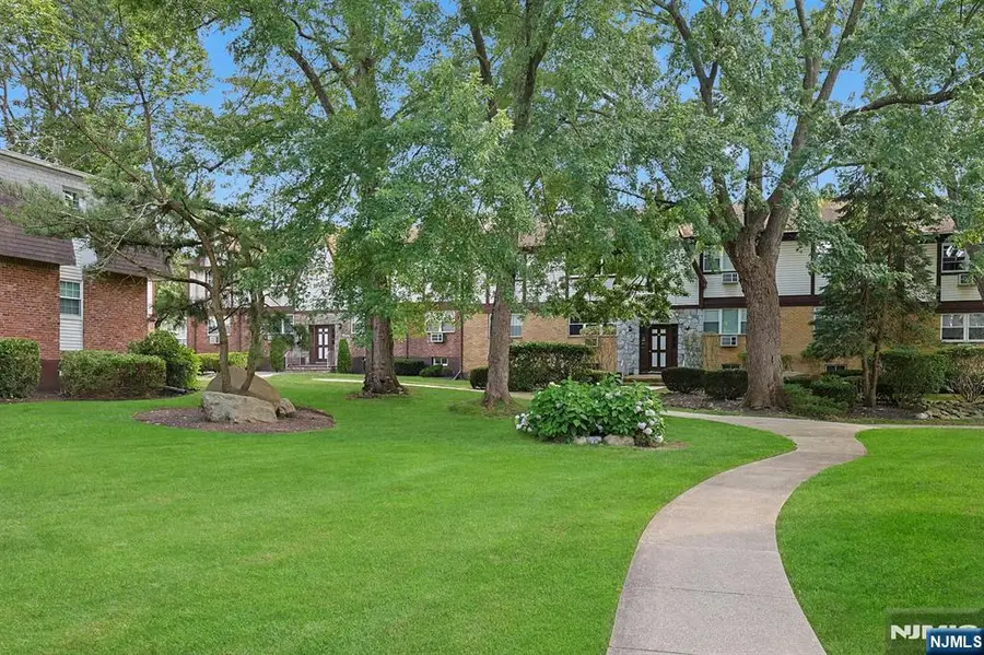 9 Somerset Drive 11F, Suffern, NY 10901 - Image #3