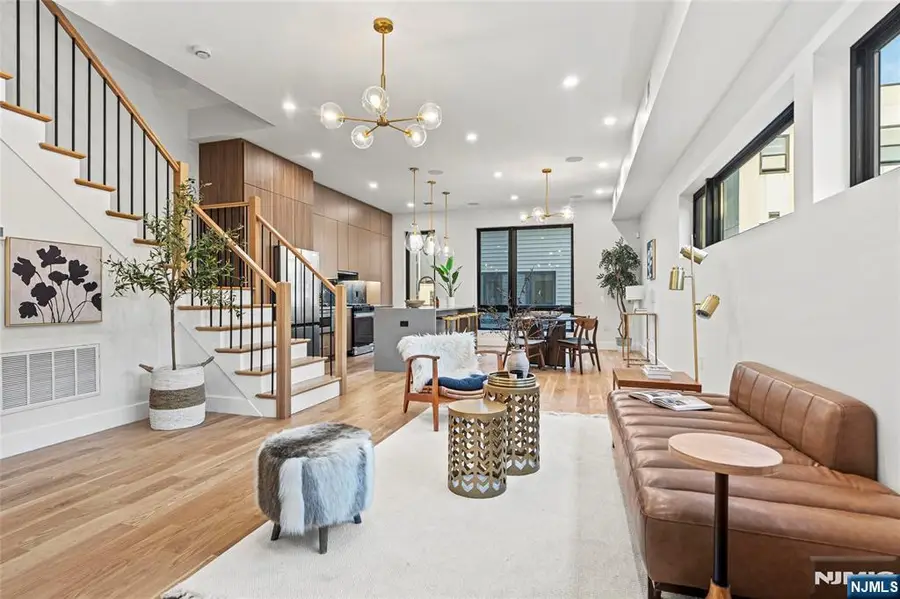 32 Hancock Avenue 3, Jersey City, NJ 07307 - Image #2